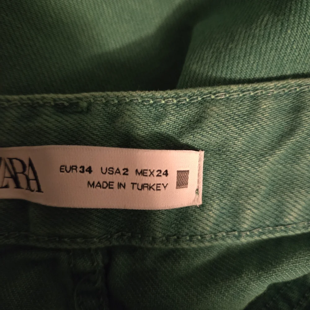 Zara Green Jeans - Picture 3 of 3